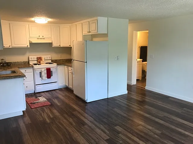 Effortless Living Near the Alaska Junction The Webster Apartments — Photo 18