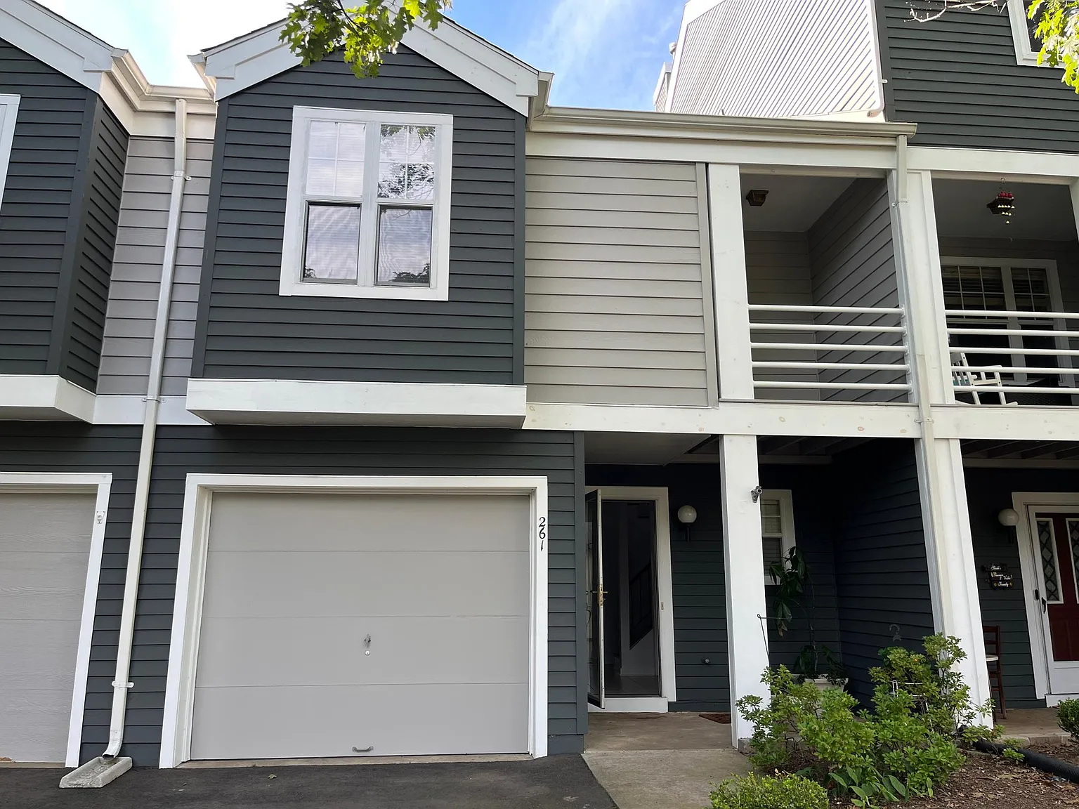 261 Hedgerow Rd photo 1
