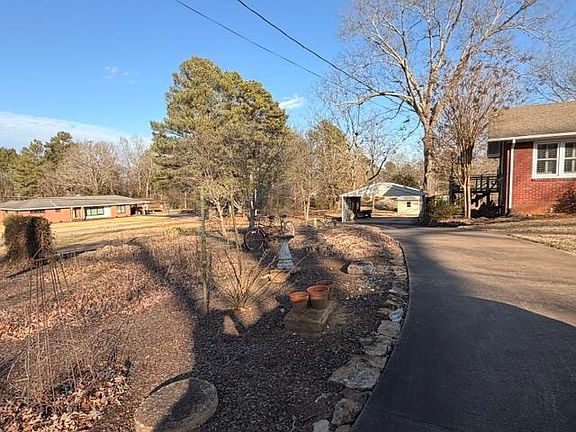2nd image of 860 Lile St