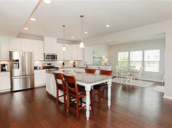 808 Canoe St, Chesapeake, VA 23323