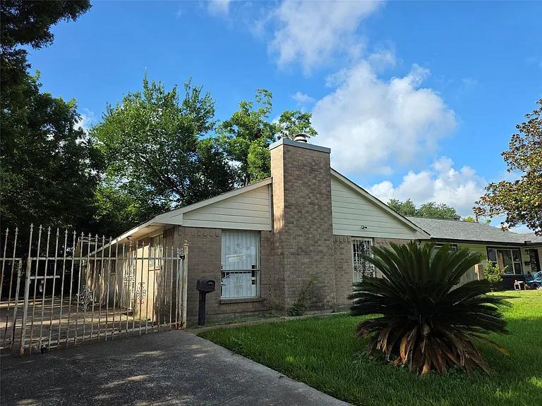4601 Reveille St — Photo 1