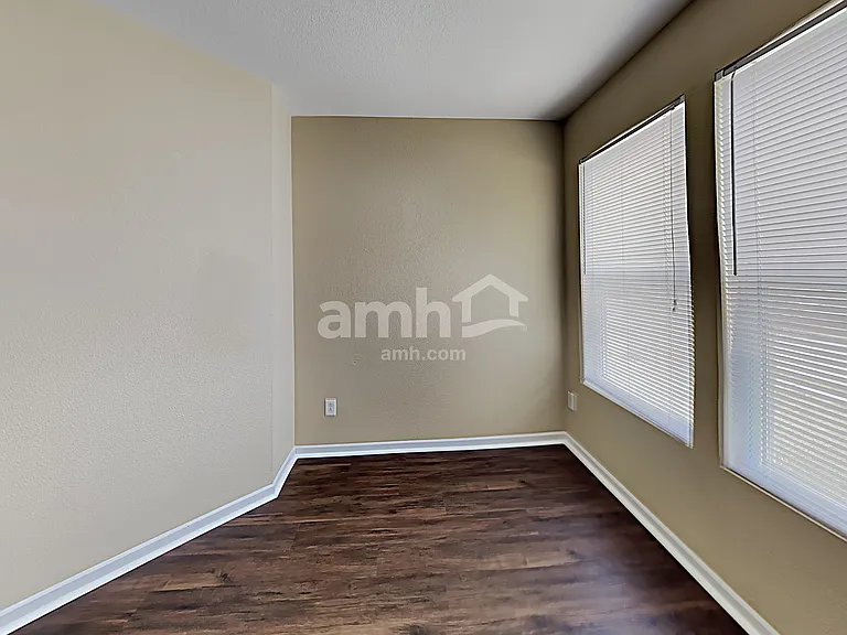 502 Bourneside Dr — Photo 16