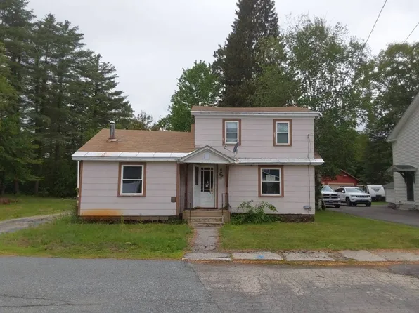 15 Palmer St, Claremont, NH 03743