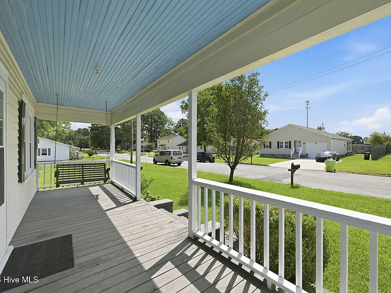 1304 Stallings Pkwy — Photo 2