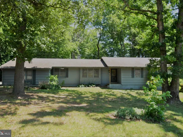 21 Colonial Cir, North East, MD 21901