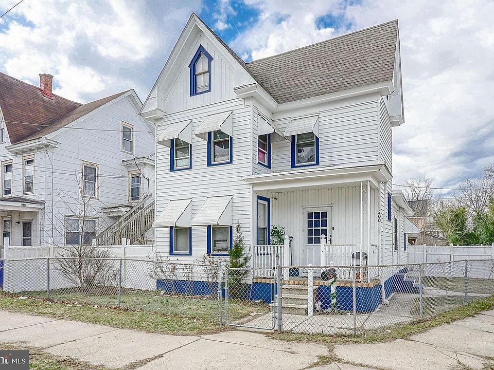 1st image of 200 S 4th St