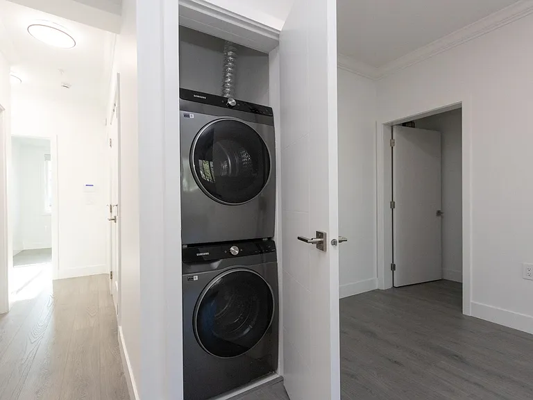 2122 E 32nd Ave #205 — Photo 7