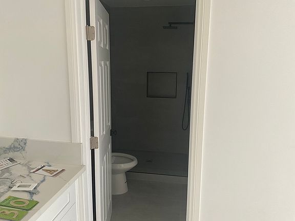 4th image of 3501 Dahlia Ave #A