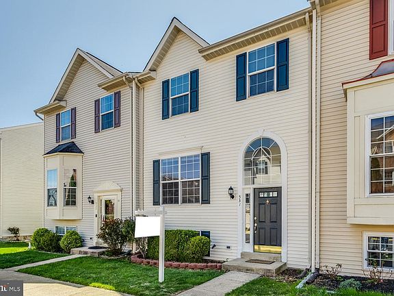 3rd image of 531 Tuliptree Sq NE