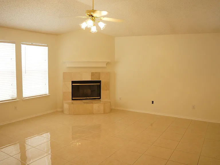 8000 Summer Sun Dr — Photo 2
