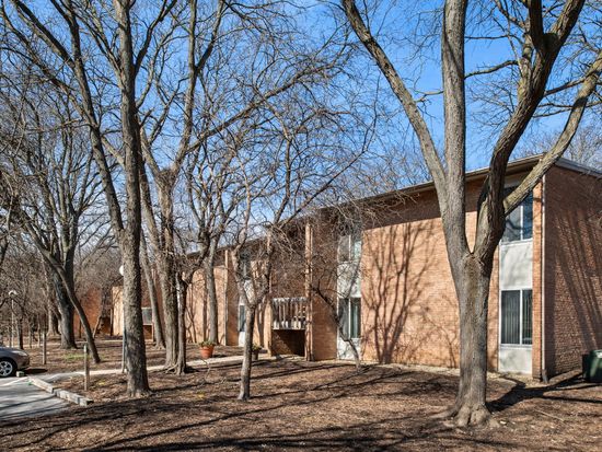 1501 Fairway Dr APT 1E, Lisle, IL 60532