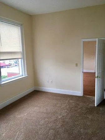 Linden Towers — Photo 23