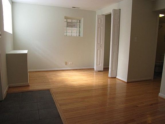 3rd image of 1624 N Western Ave #G
