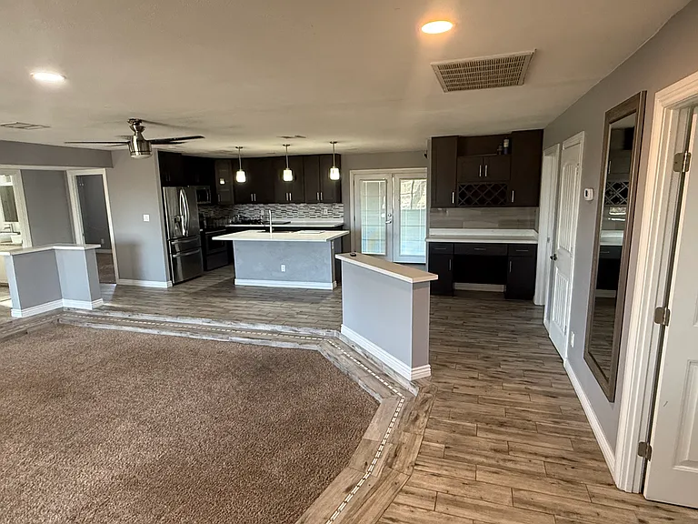 5304 W Beck Ln — Photo 4