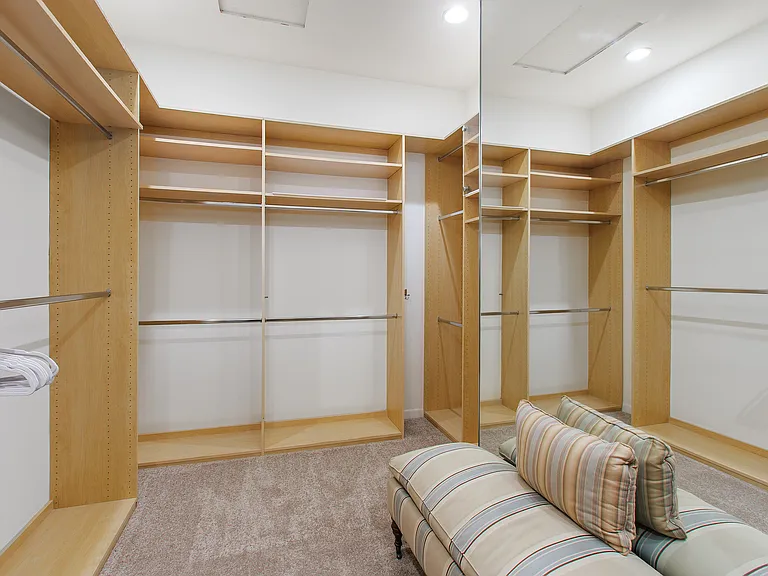 WALK IN CLOSET PRIMARY BEDROOM SUITE