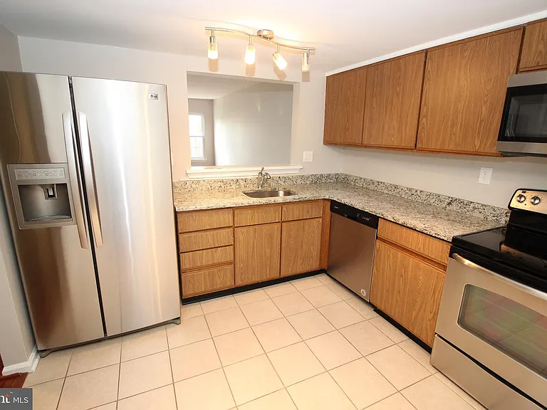 29 Van Horn Pl — Photo 8