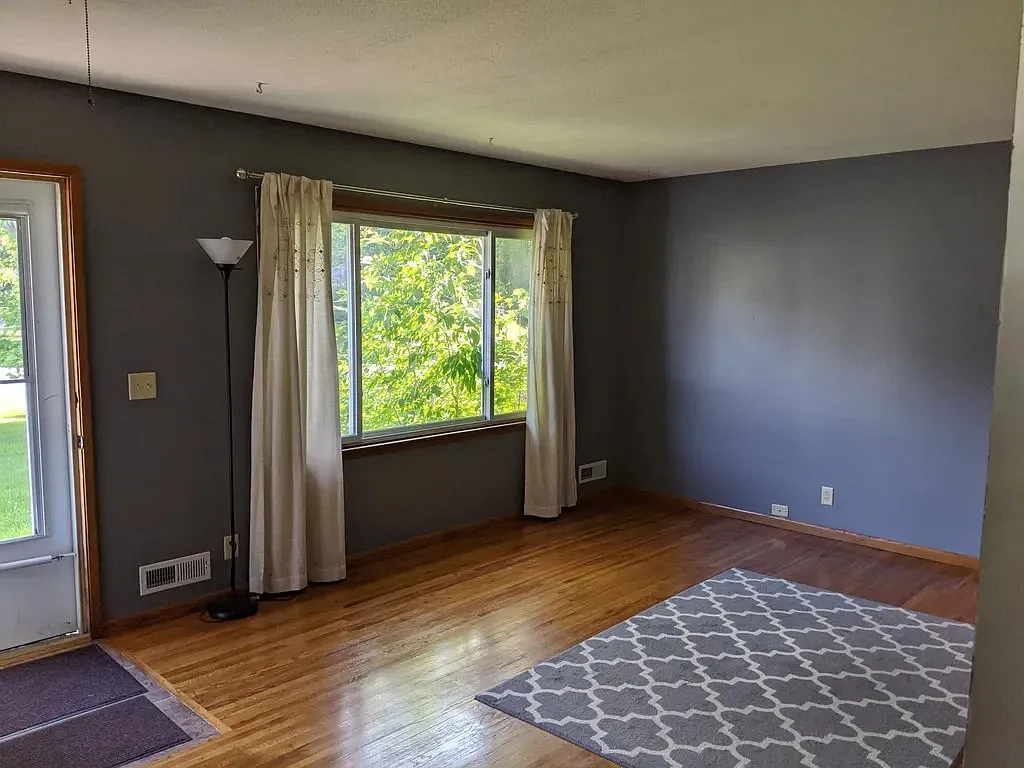 4 Bedroom Single Family Home — Photo 2