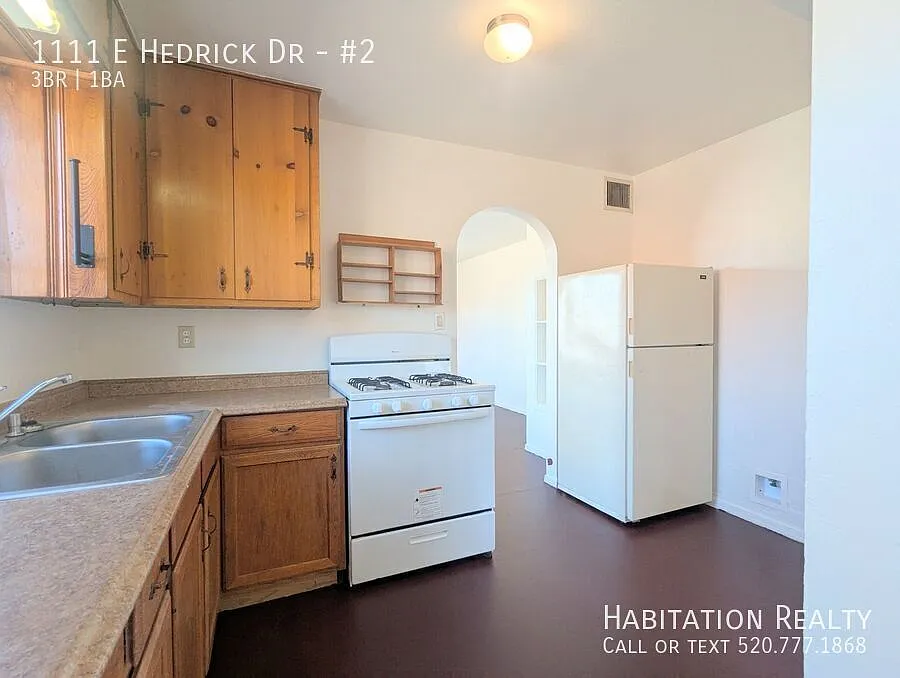 Spacious 3Bed/1Bath near Hedrick Acres, west of Mtn Ave Bike Path! — Photo 2