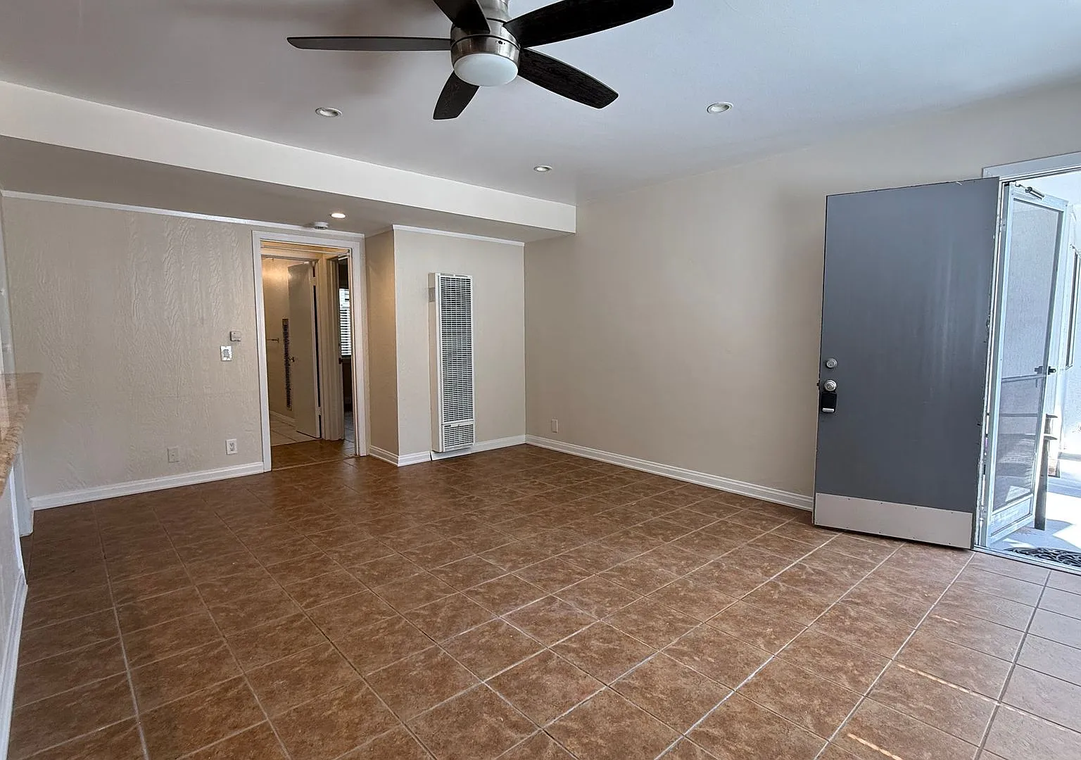 250 Cliff Drive — Photo 3