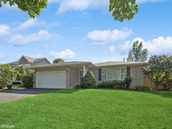 144 Chestnut Ln, Bolingbrook, IL 60490