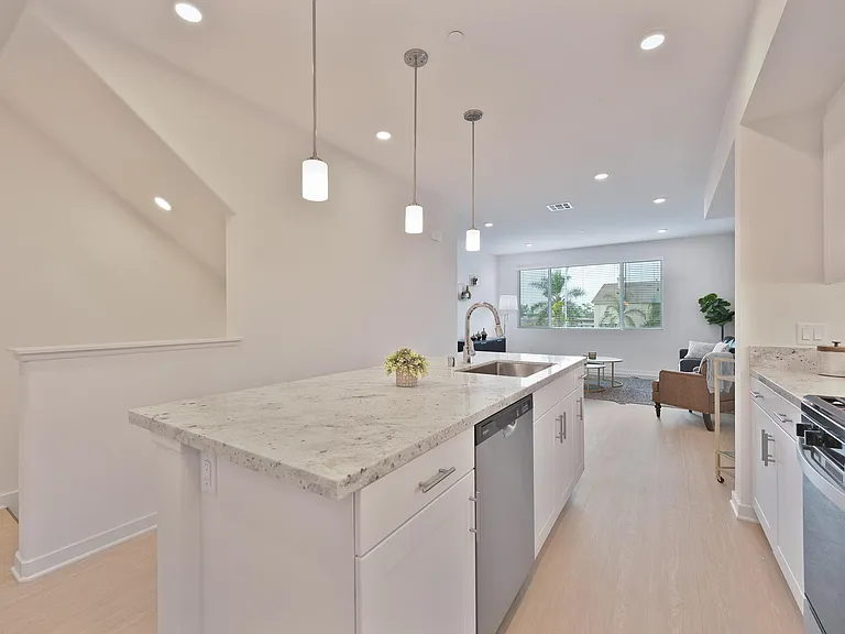 River Gate Townhomes — Photo 19