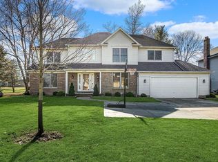 6586 Woodbury Dr, Solon, OH 44139