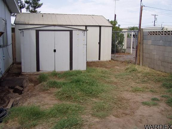 3rd image of 332 N Moonlight Dr