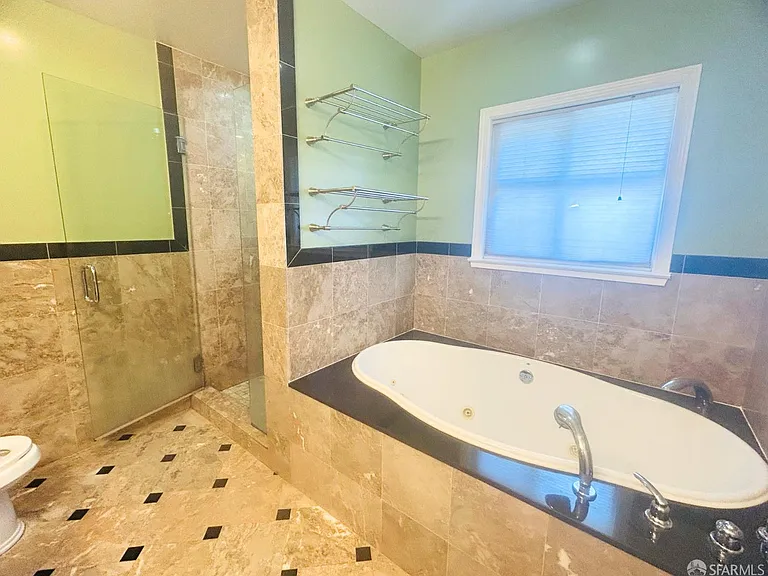 224 Cordova St — Photo 9