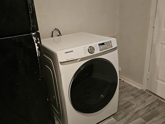 5th image of 818 Sims Ave