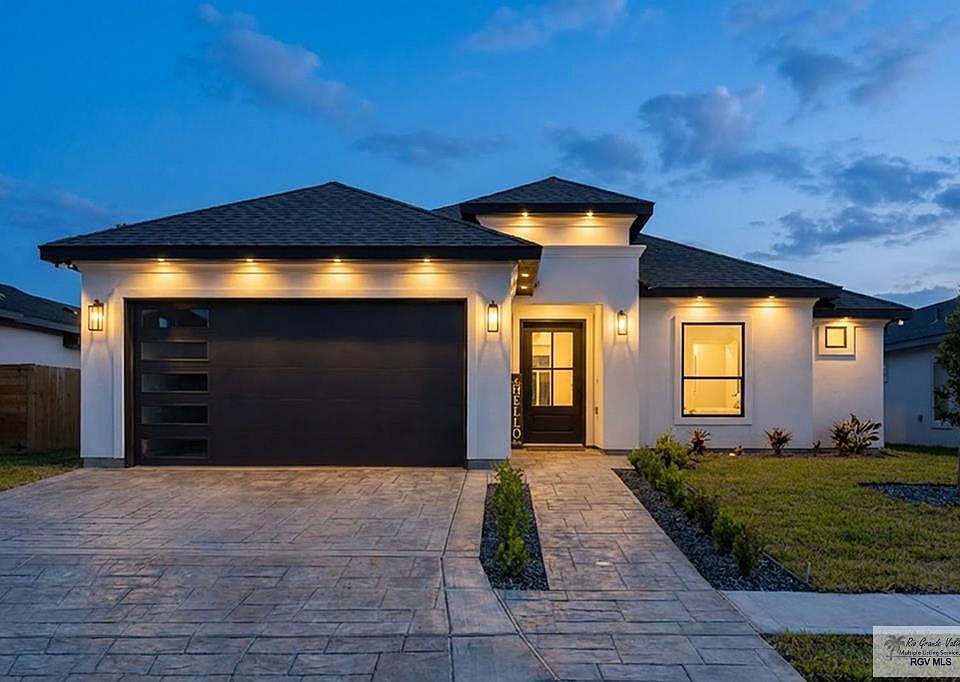 1st image of 901 Azalea St