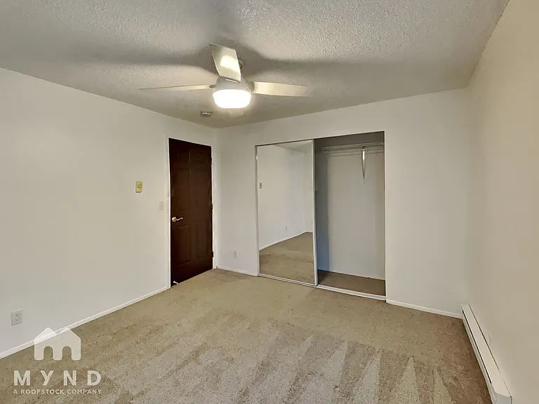 318 S 174th Pl #L — Photo 9