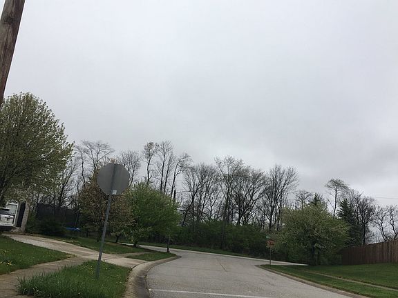 4th image of 750 Squire Ln