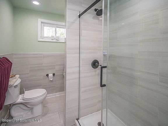 2nd image of 715 Prescott Ave