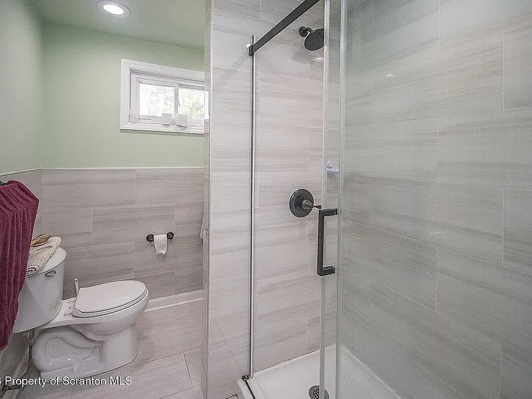 715 Prescott Ave — Photo 2
