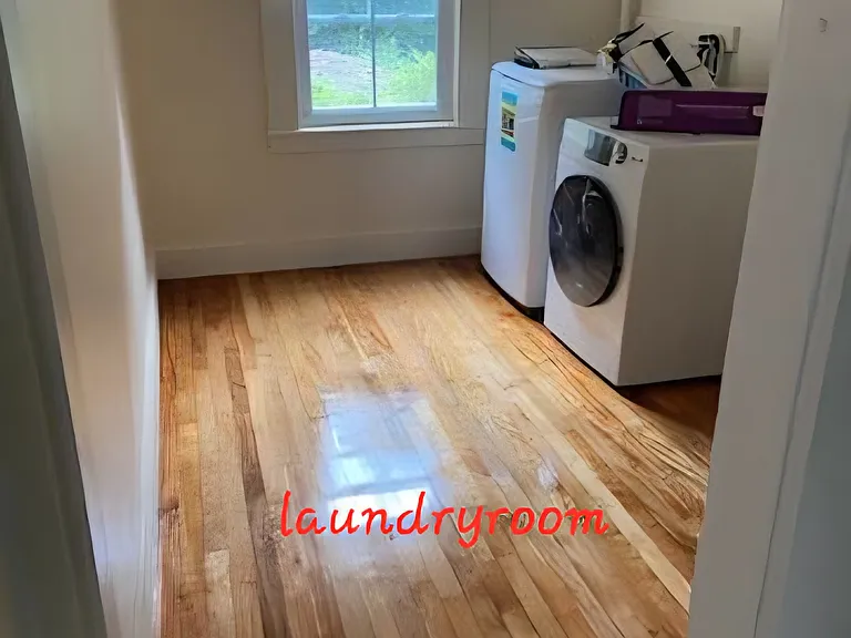 121 E Union St — Photo 8