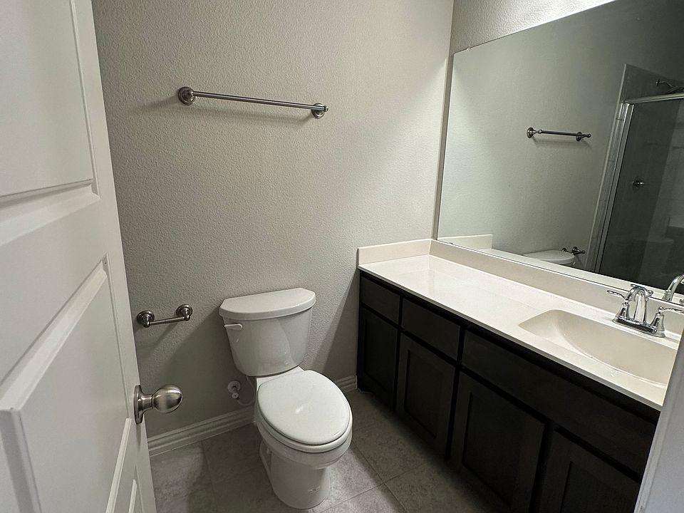 Upstairs shared bathroom