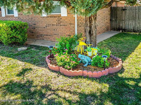 4th image of 3302 Linda Ln