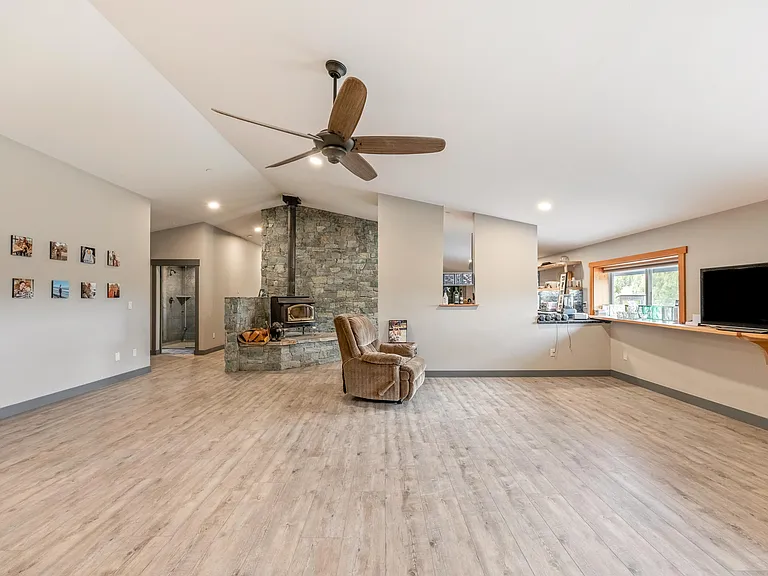 10242 SE Sundown Ln — Photo 7