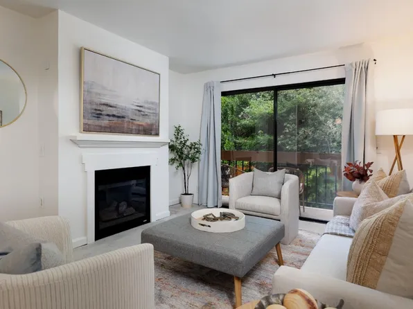 3207 Golden Oaks Ln, Monterey, CA 93940