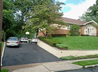 4 Baker St, Wayne, NJ 07470