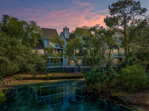 209 Little Oak Dr, Folly Beach, SC 29439
