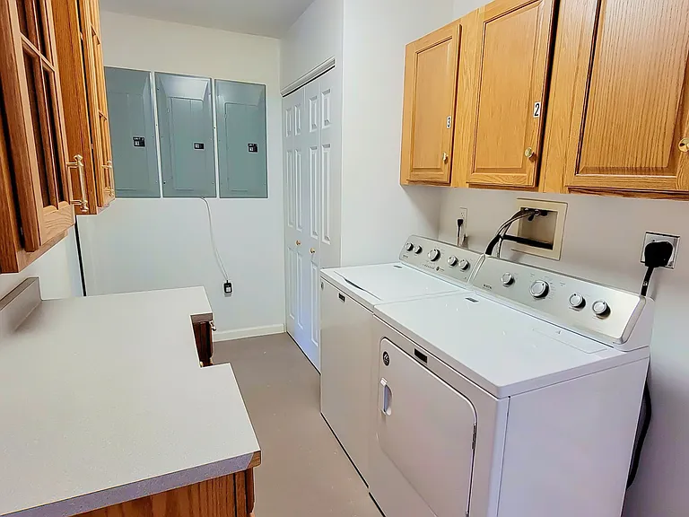 823 Cove Point Rd — Photo 6