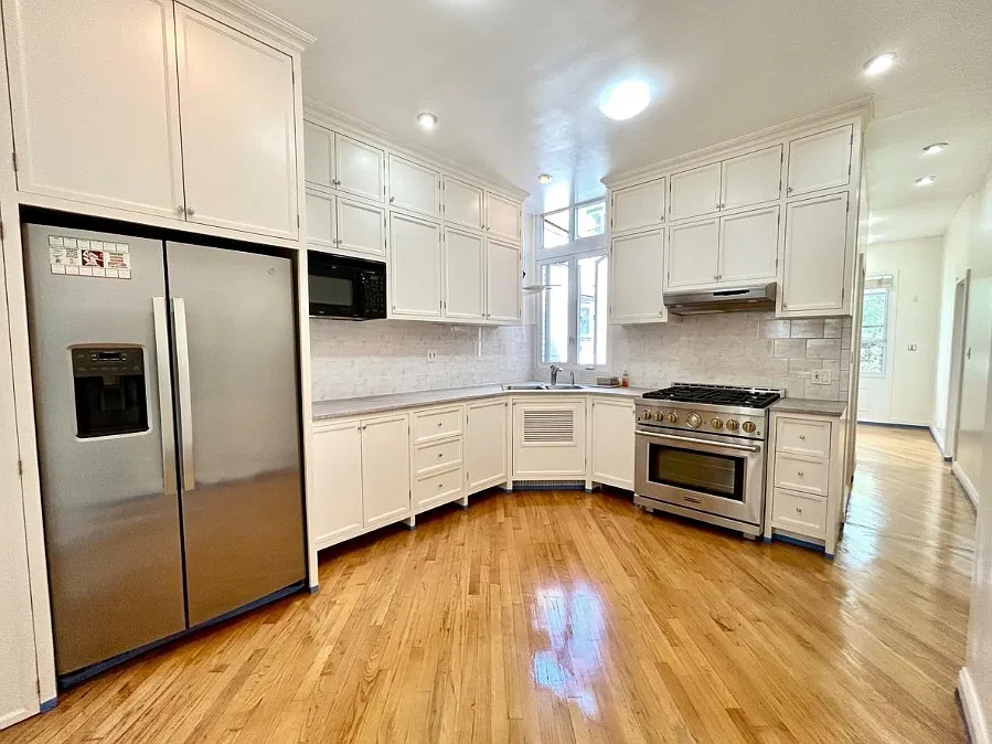 579 Seneca Avenue — Photo 2