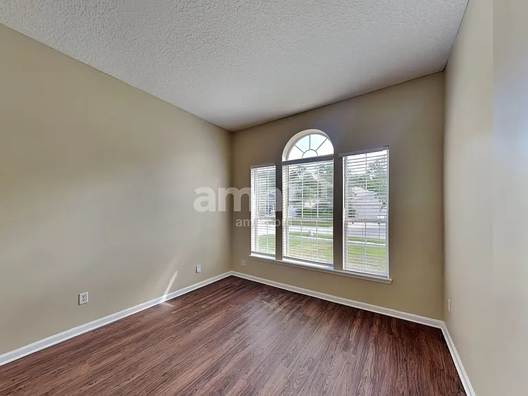 729 Porto Cristo Ave — Photo 6