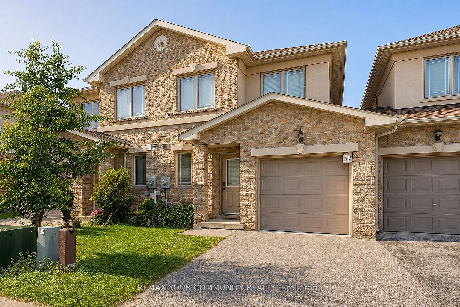 4 bed, $2,450 — Photo 1
