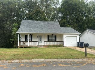 112 Christopher Dr, Chickamauga, GA 30707