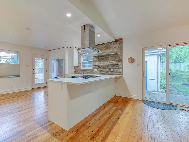 10602 Tioga Ct — Photo 22