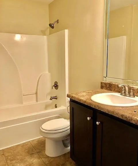 9825 Winchester Dr N — Photo 11