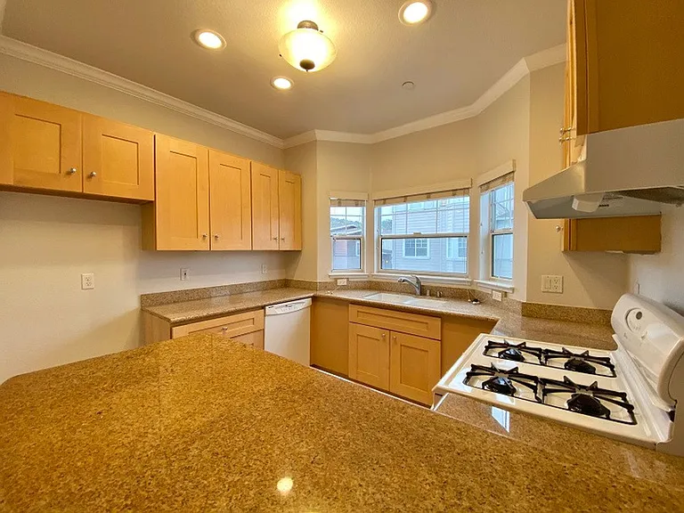Valley Oak Drive, 140 * — Photo 8