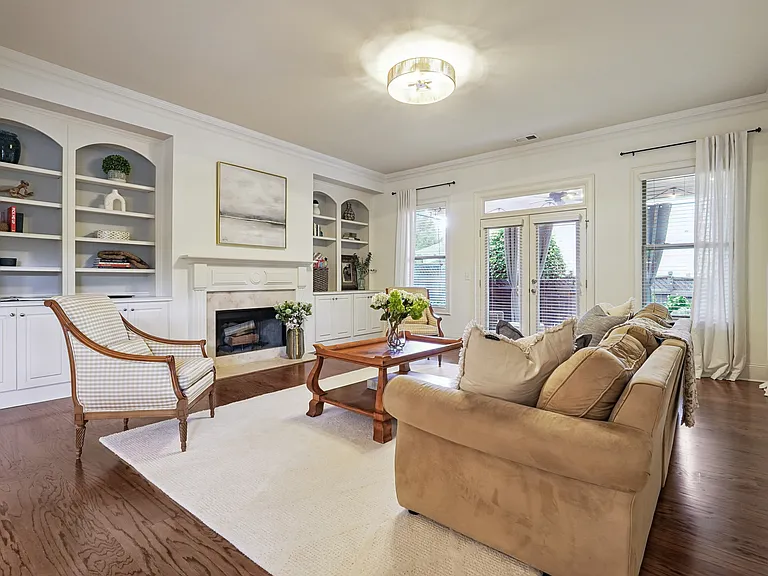 715 Saybeck Way — Photo 6